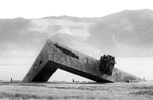wmud:  vladimir efimovich tsigal and belopolskiy, kananin and khavin - malaya zemlya memorial, novorossiysk, russia, 1982