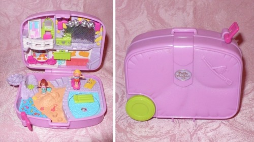 Polly Pocket travel set.I’m missing the 2 little ones, but they are very expensive and not so 