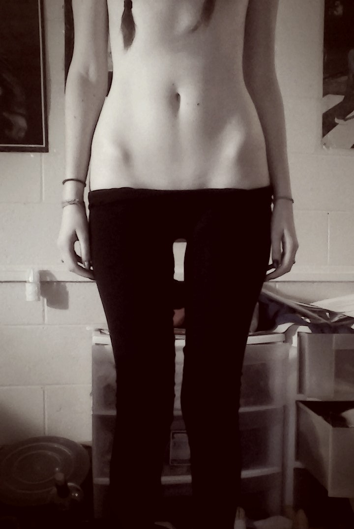 sex-like-a-nympho:  someone told me i needed to do situps