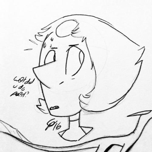 chrischrisfallinlove:  she looks so guilty ??  #pearl #supearl #pearlsu #su #stevenuniverse 