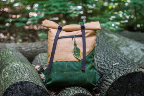 littlealienproducts:Handmade Leaf-Shaped Backpacks by LeaflingBags Inspired by nature and woodland t