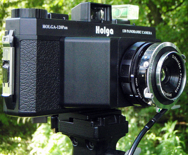 http://www.flickr.com/photos/regular_rod/sets/72157630921408112/with/7603384174/
Steve Barnett’s Holga 120 Pan…
Holga 120 Pan camera with a Schneider Angulon 90/6.8 large format lens hacked onto the...