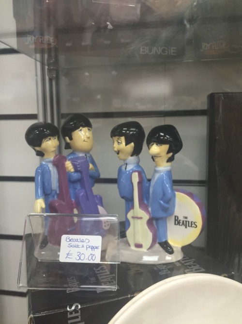 wtfbeatlescartoon:i work in a record shop and we have a lot of merchandise, even this. the left hand