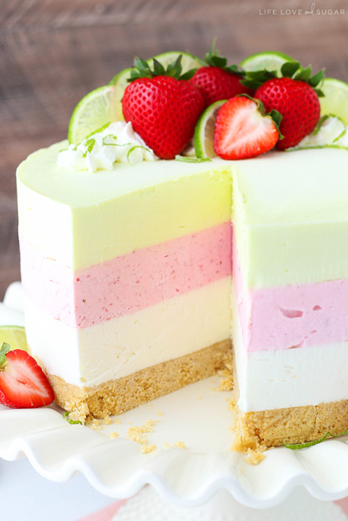 foodffs:KEY LIME STRAWBERRY COCONUT ICE CREAM CAKEReally nice recipes. Every hour.Show me what you c