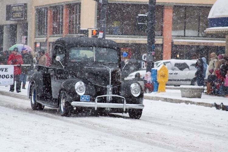 brainfreezzze:  hotrodzandpinups:  Winter wonder rods  Love seeing pictures of hotrods