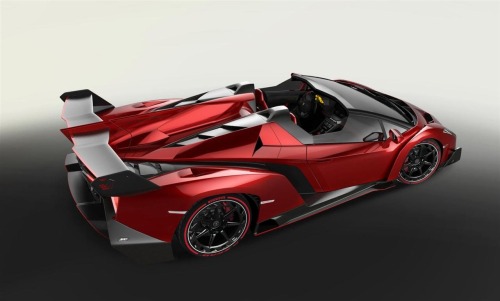 revvedupblog:  Whether you love it or you hate it the Veneno certainly attracts attention. And isn’t that what a €3.3 million supercar should do? Personally I don’t think I could confidently drive around in one of these with the roof open. Not because