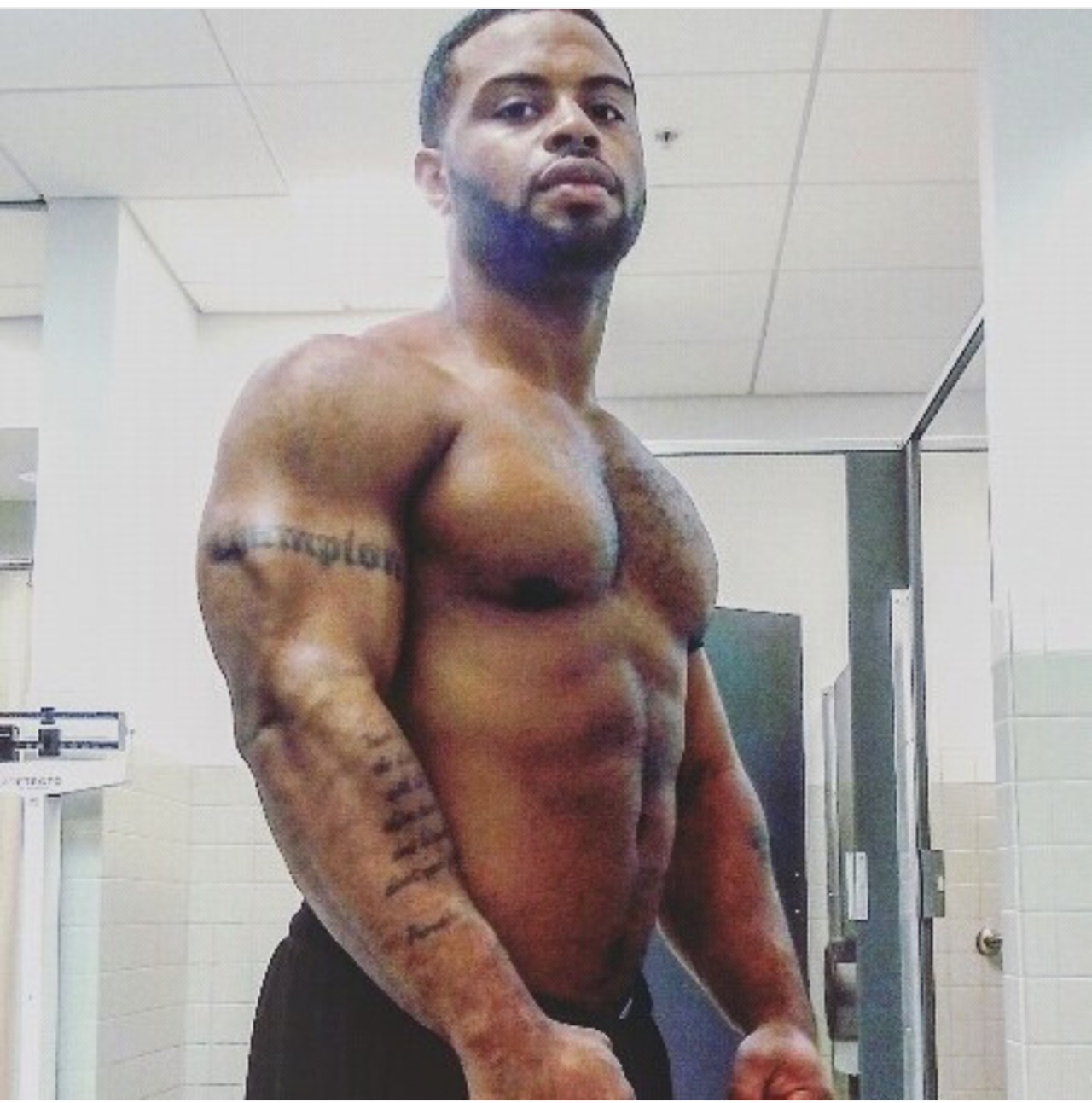 hottestmenontheplanet:  He fine plus he the real MVP for his post on giving head
