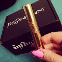 zombiegrin:  Thanks, @influenster for this awesome Yves Saint Laurent Volume Effects Mascara. @yslbeauty @yslbeautyprgirl