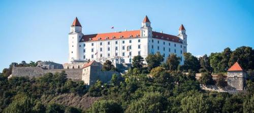 i-traveltheworld:Bratislava Castle, Slovakia️