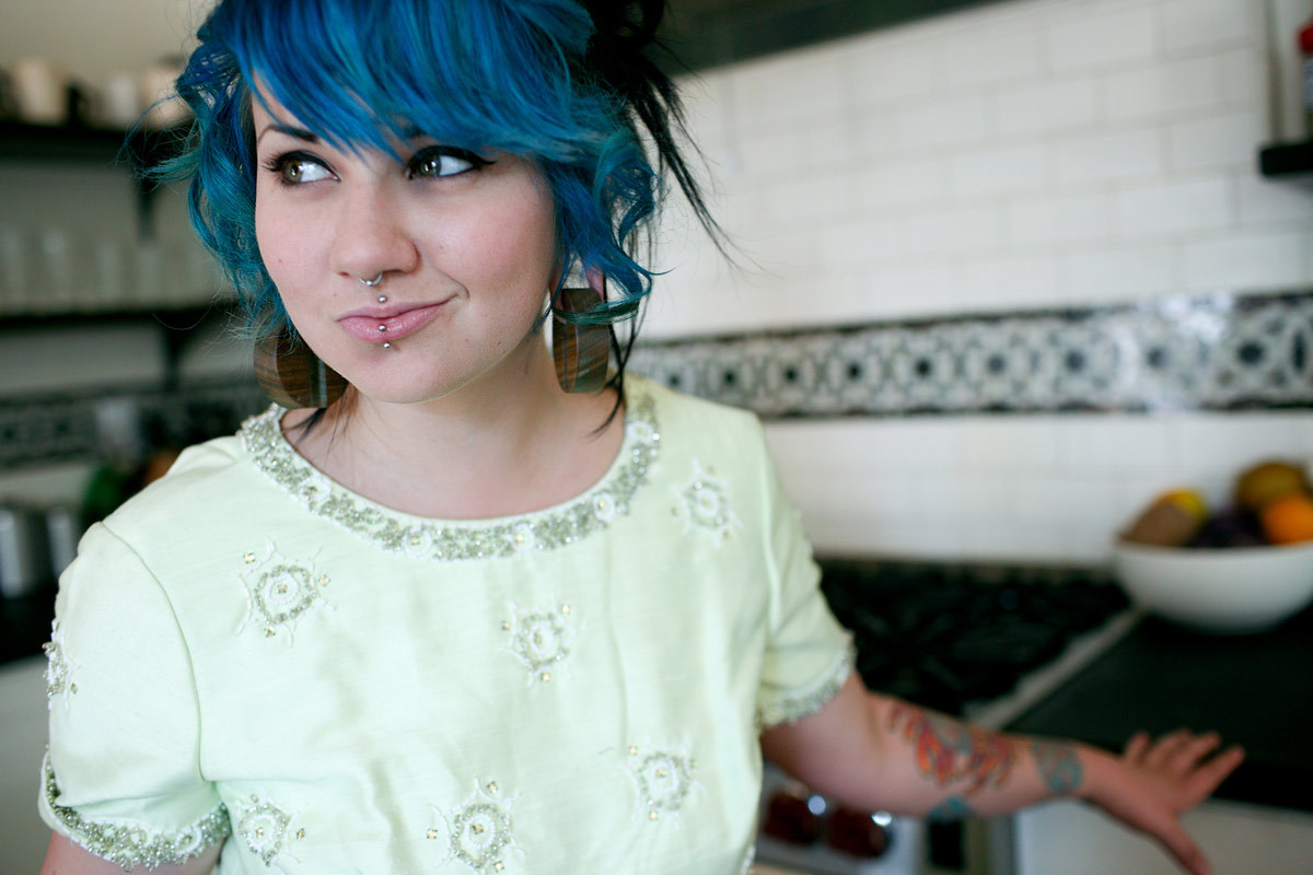 heyyyysexyladies-blog:  the lovely Quinne and Zoli source - http://suicidegirls.com/