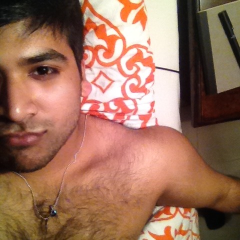 demvisualfeels:who wants to join me in bed?