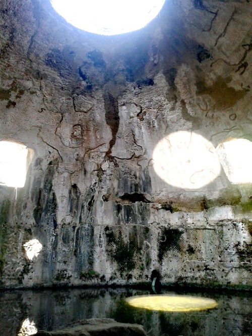 ancientromebuildings:art-beauty-na:Parco Archeologico delle Terme di Baia, Bacoli, Napoli.Great phot