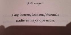 minombreesmariana:  Nadie (:, vive y deja vivir. 