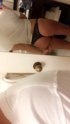 gracebooty:  Yes I’m desperate! Im selling sexy pics like these, Paypal only &lt;3 Message me to get nudes for a cost. 