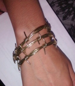 gallowhill:  Vargas avantvargas new barbed wire gold bracelets are ready!! so cute 😍