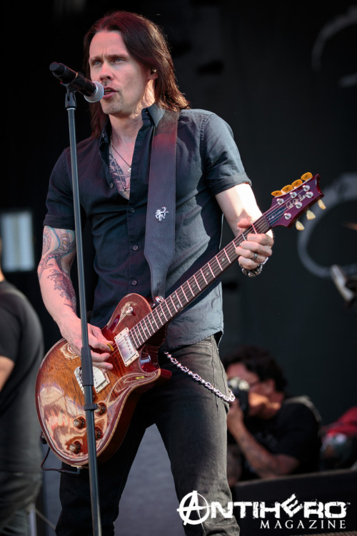 Cool shots of Myles Kennedy with Alter Bridge @ Chicago Open Air Festival.© Anti Hero.More infos her