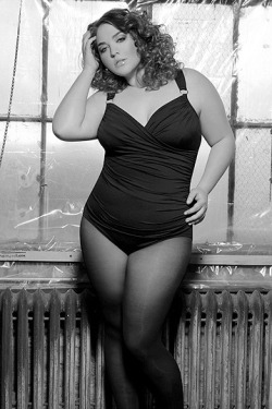 realwomenwithrealcurves:  Maxey Greene   Real women - Real curves http://realwomenwithrealcurves.tumblr.com/