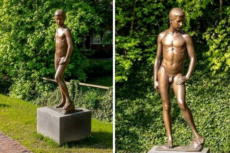 uranist-art:  August Kattentidt – Sculpteur allemand  Nackter Jüngling  (Bronze