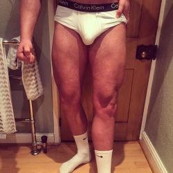 bears-and-whatnot:  jakeherbertt from InstagramSmashing legs twice a week is paying off. They were by far my weakest point now they are catching up with my upper body. #mycalvins