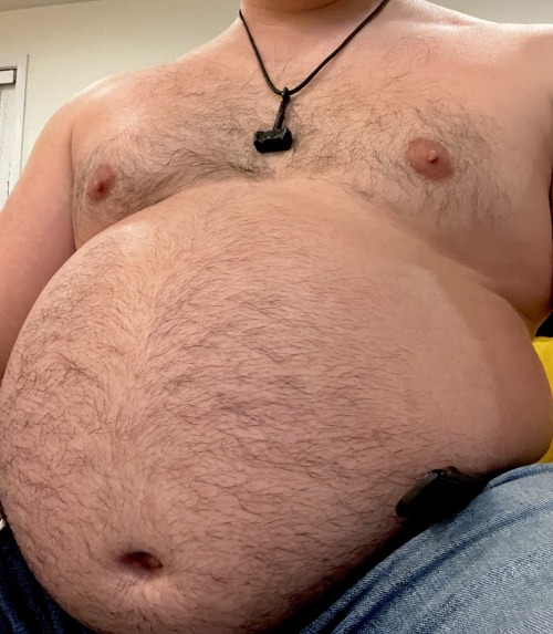 stackedlikeflapjacks:I want me belly stuffed like this at all times 