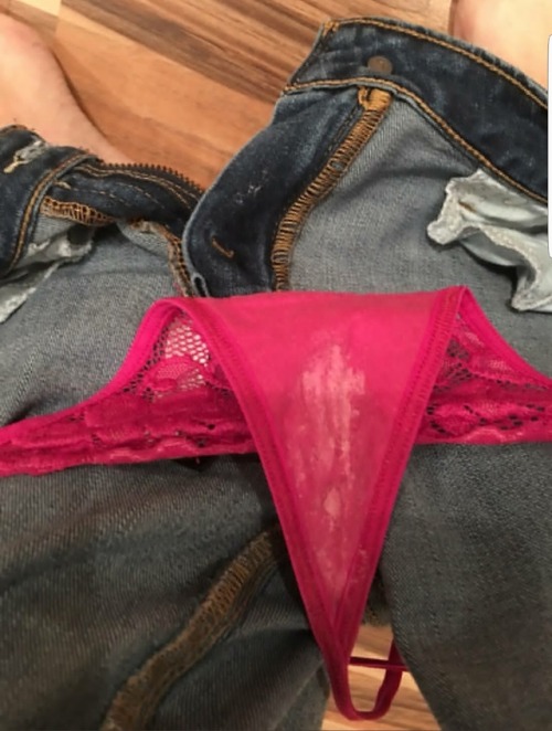 mrmeethre3:Follow me for more hi quality photos of beautiful panties!