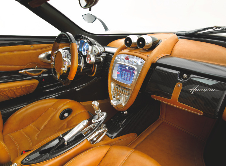 pagani-magazine:  Having everything at arm’s length is not close enough for a vehicle