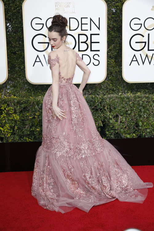 These ladies are pretty in pink at tonight’s Golden Globes (Jay L. Clendenin/L.A. Times)&