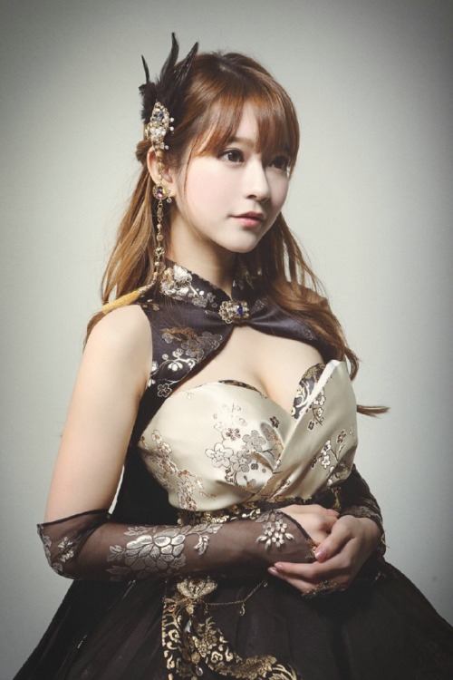 anzilin: 女神Cosplay可爱迷人写真