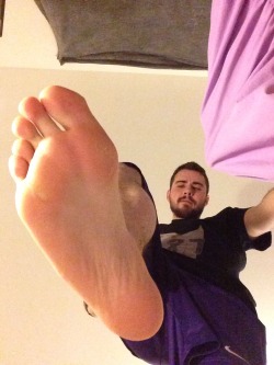 scruffyfeet:  scruffyfeet:  Funny how I look so BIG and you look so small. Hm.  So I should do more like this, huh? Maybe a video? 😏