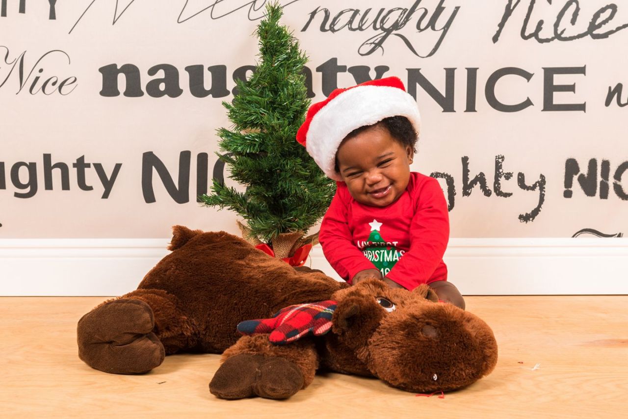 yourlocalforiegn:  sobeitjay:  My lil bug :D  Omg