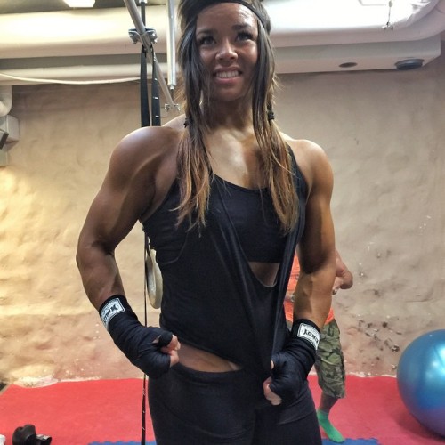 musclegirlsinmotion:  @sophiearvebrink : THIS ❤️ - musclegirlsinmotion.tumblr.com
