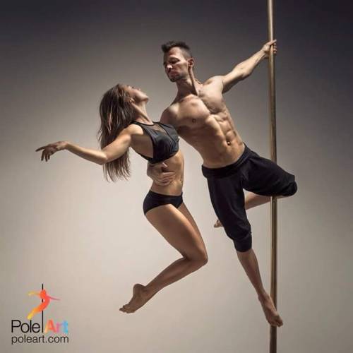 Pole fitness: Fit Couple.
