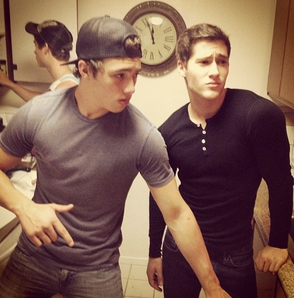 biblogdude:  Doing two brothers .. fuck yeah! 
