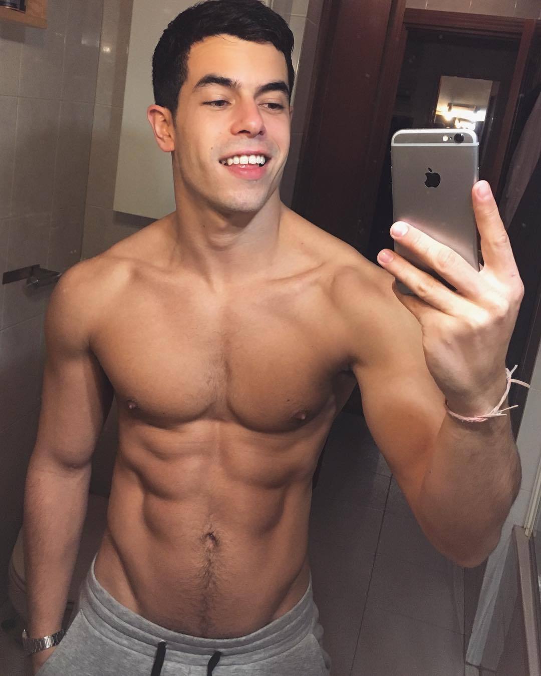 lumbrjax:  Instagram user @igperey http://ift.tt/1mIv9XQ 