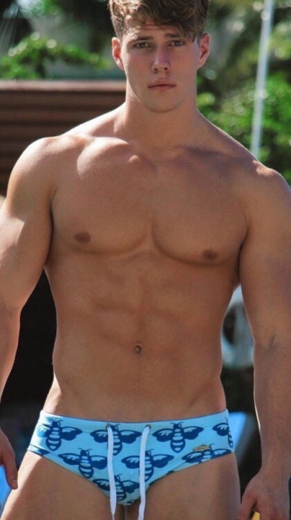 sjcollegeboi:  smolderingly hot, boi…