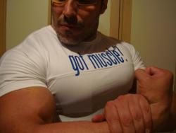 massivemusclebears:  YEP….and some to spare!!