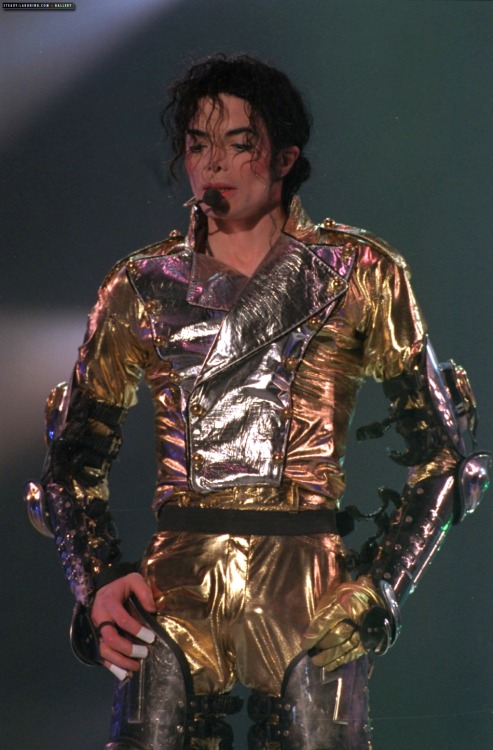 26/08/97 Michael Jackson&rsquo;s HIStory tour takes place in Helsinki, Finland. 91,000 of the 96