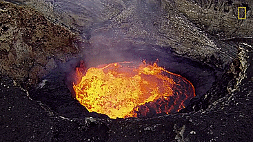 damoclessword:  http://video.nationalgeographic.com/video/news/150220-volcano-drones-vin Drones Sacrificed for Spectacular Volcano Video Feb. 20, 2015 - Video technology and science converge on an active volcano in Vanuatu, where explorer Sam Cossman