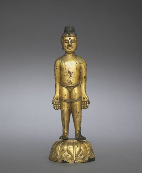 The New-born Buddha, 400, Cleveland Museum of Art: Chinese ArtThis image of the newborn Buddha is ra