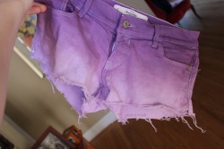 akahannah:  ombre-d my Abercombie shorts.