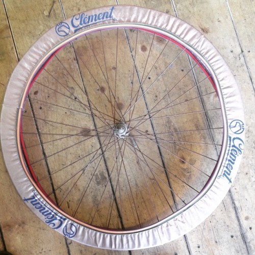 Nos Clement wheel cover available 10€ + shipping #clement #eroica #steelisreal #vintagebicycle Nos C