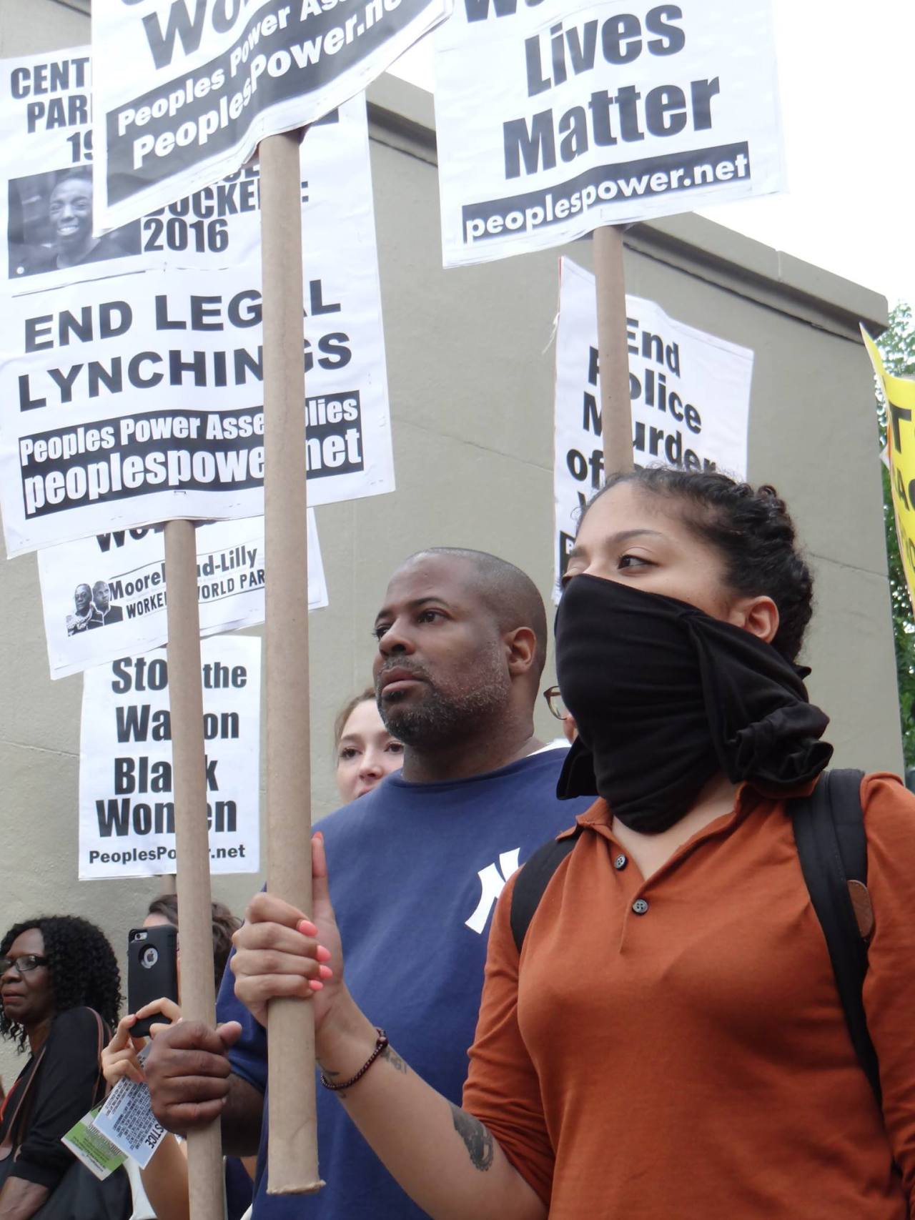 zerosuit:  fuckyeahmarxismleninism:  Brooklyn, NYC: Justice for Sandra Bland and