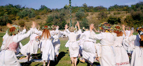 madeline-kahn:Dancing in Film:Midsommar (2019) dir. Ari AsterChoreography by Anna Vnuk