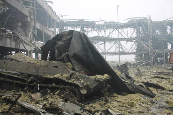 rojsebastien:  Pictures from Donetsk airport today (Jan 22, 2015) 