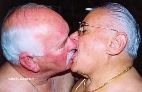 seniorspace: Two kissing daddies is a beautiful thing!