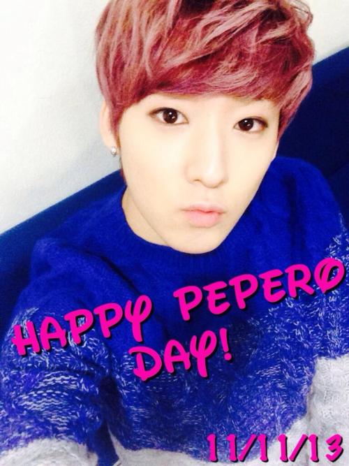 megamibara: @Kevinwoo91 Kevin ★ 유키스 케빈 ★ ケビン:해피 빼빼로 데이! 오늘 키스미와 함께 할수있어서 너무 행복했어요~ 빼빼로 많이 받아서 기분이 UP