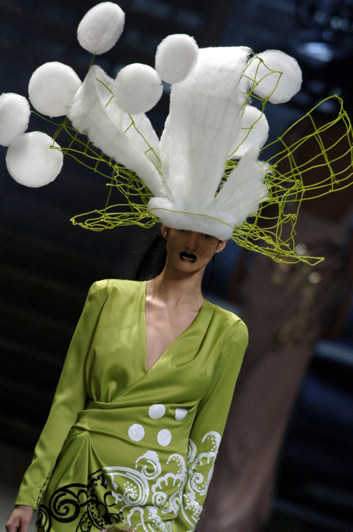 johngallianolesincroyables: John Galliano Spring Summer 2007 Ready-to-Wear