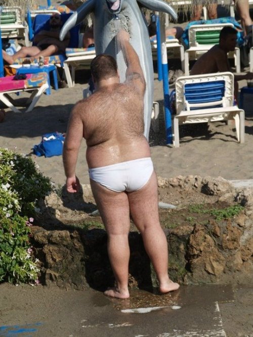 bearmanforever:beartoncity at the beachMugiwara!
