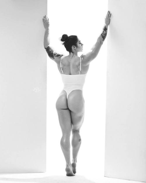 musclevalkyries:Natasha Aughey ❤❤