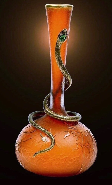 haus-of-glass:  Lalique Glass |  Art Deco/Art Nouveau Serpent Vase 